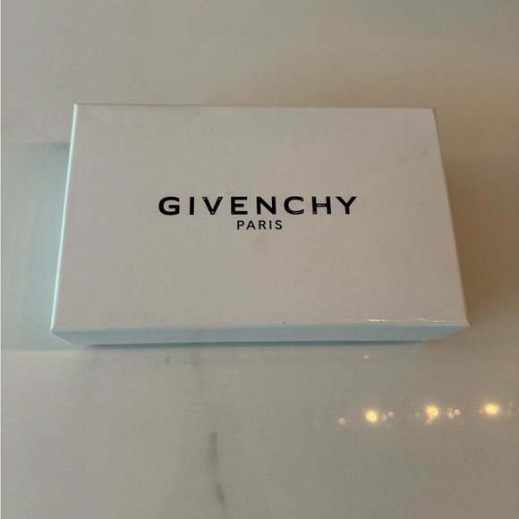 Givenchy Storage Box and Dust Cover - Picture 1 of 5